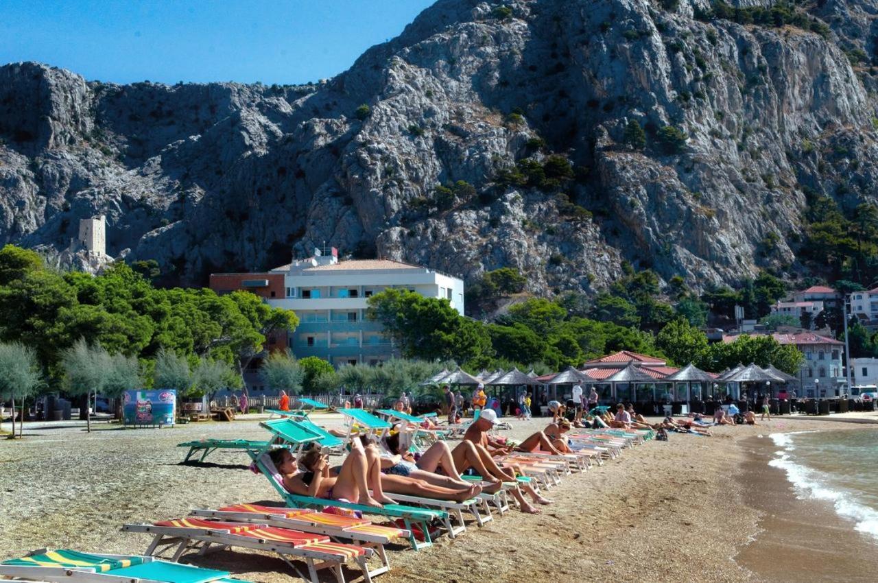 Green 'N Grey Omiš Eksteriør bilde